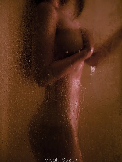 铃木美咲 – Bathroom