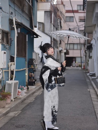 水淼Aqua – Black Lace Kimono