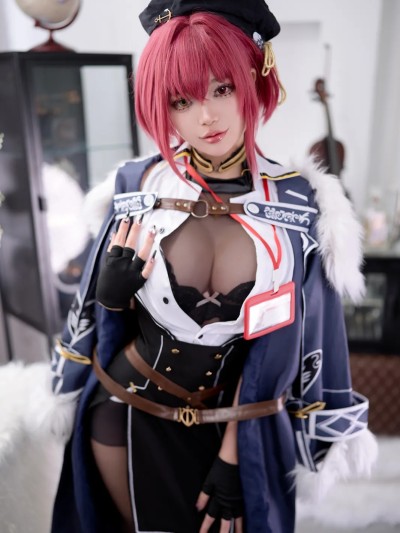 ZinieQ (ジニCosplayer) cosplay Houshou Marine – Hololive