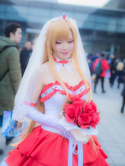 《刀剑神域》亚斯娜失落之歌新娘婚纱