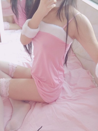 萌白酱粉红兔女郎