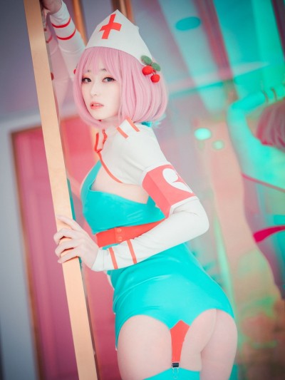 [DJAWA] BAMBI - Cling To Latex