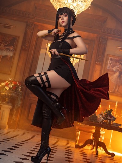 Disharmonica Yor Briar Cosplay (Spy x Family)