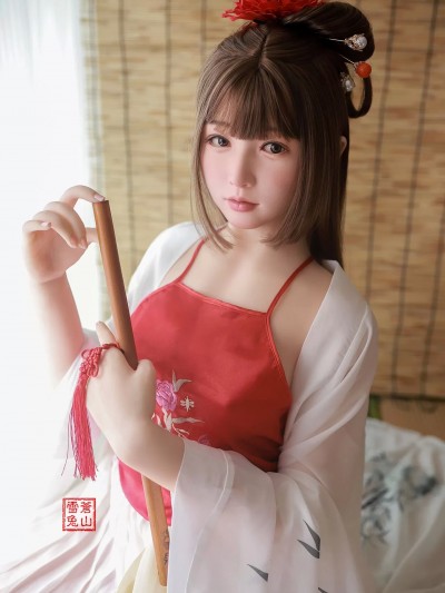 实体娃娃摄影艺术作品：苍山雪兔
