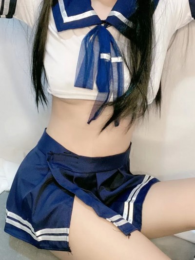 樱狸子(Ying li zi) – JK sailor suit