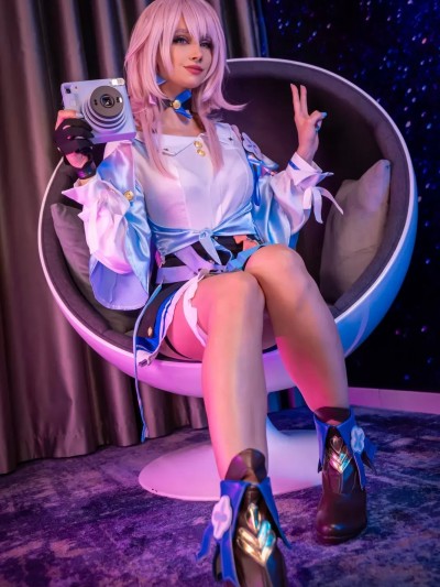 Aery Tiefling cosplay March 7th – Honkai Star Rail