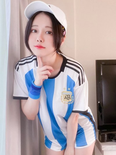 Arty Huang (Arty亚缇) – Argentina