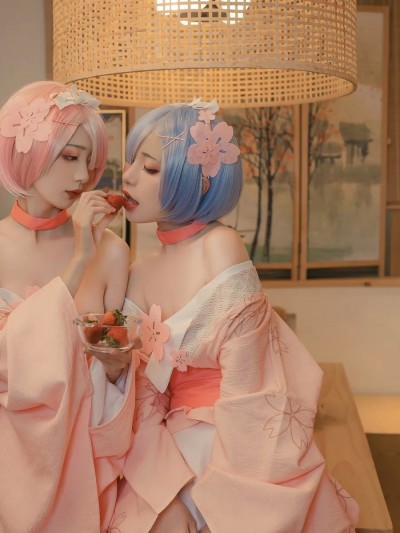 爆机少女喵小吉 and 金鱼Kinngyo cosplay Rem and Ram – Re:Zero – Part 2
