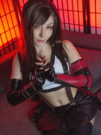 Shiro Kitsune (Shiroktsne) cosplay Tifa Lockhart – Final Fantasy
