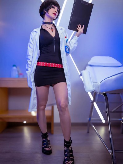 Aery Tiefling cosplay Tae Takemi – Persona 5