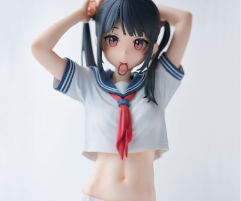 露出蠻腰的小小性感《UNION CREATIVE》人氣畫集『水手服的裡面』封面立體化！隱隱約約的純淨展現！